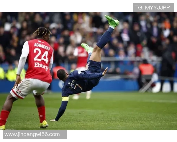 西甲激战：皇马完胜巴黎圣日耳曼乌龙球引发全场狂欢集锦回顾